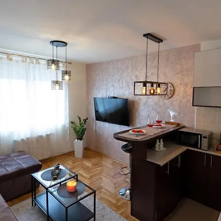 Enna - New And Cosy With Private Parking Nowy Sad