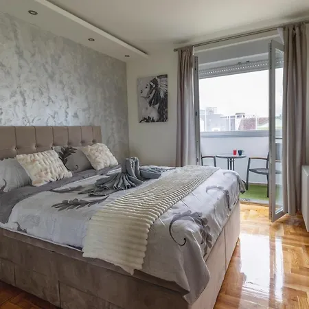 Enna - New And Cosy With Private Parking