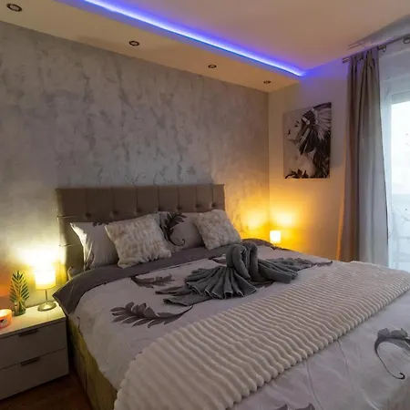 Enna - New And Cosy With Private Parking *