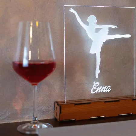 Enna - New And Cosy With Private Parking *