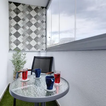 Apartman Enna - New And Cosy With Private Parking