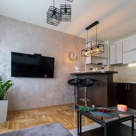 Enna - New And Cosy With Private Parking Nowy Sad