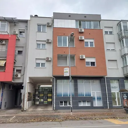 Enna - New And Cosy With Private Parking *