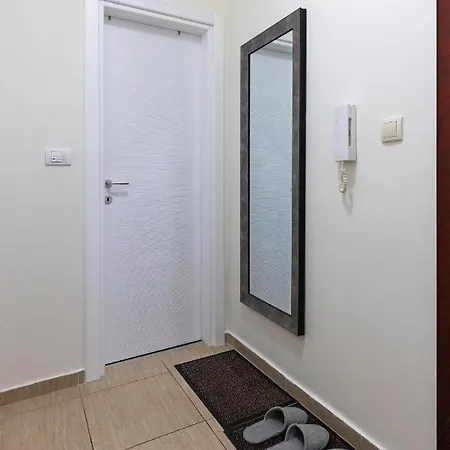 Enna - New And Cosy With Private Parking Apartament *