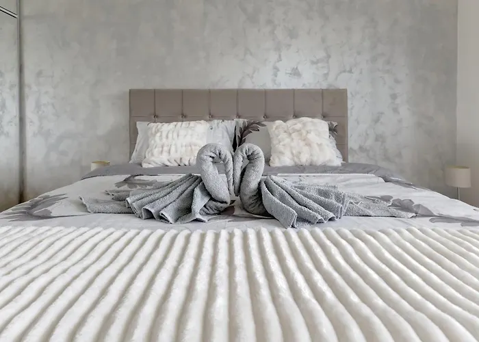 Apartamento Enna - New And Cosy With Private Parking Novi Sad