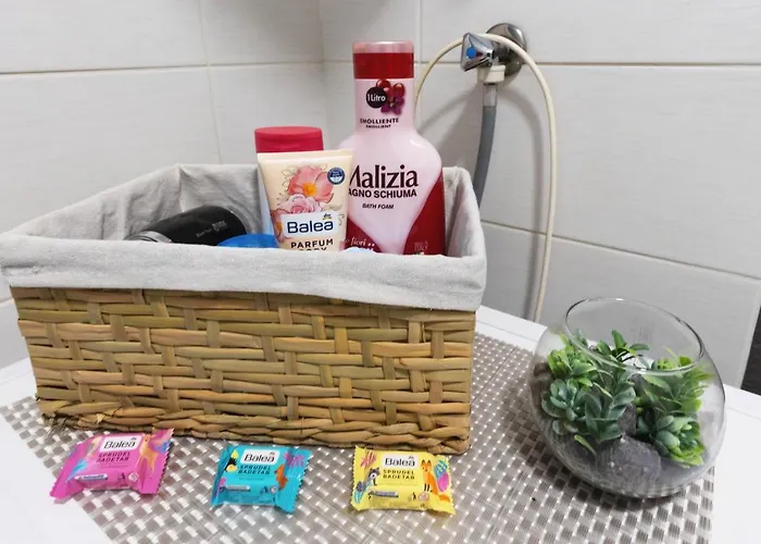 Enna - New And Cosy With Private Parking *