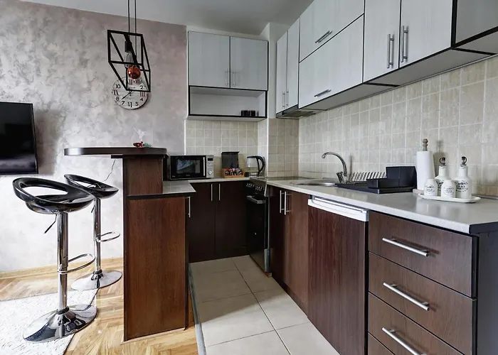 Enna - New And Cosy With Private Parking Apartamento Novi Sad